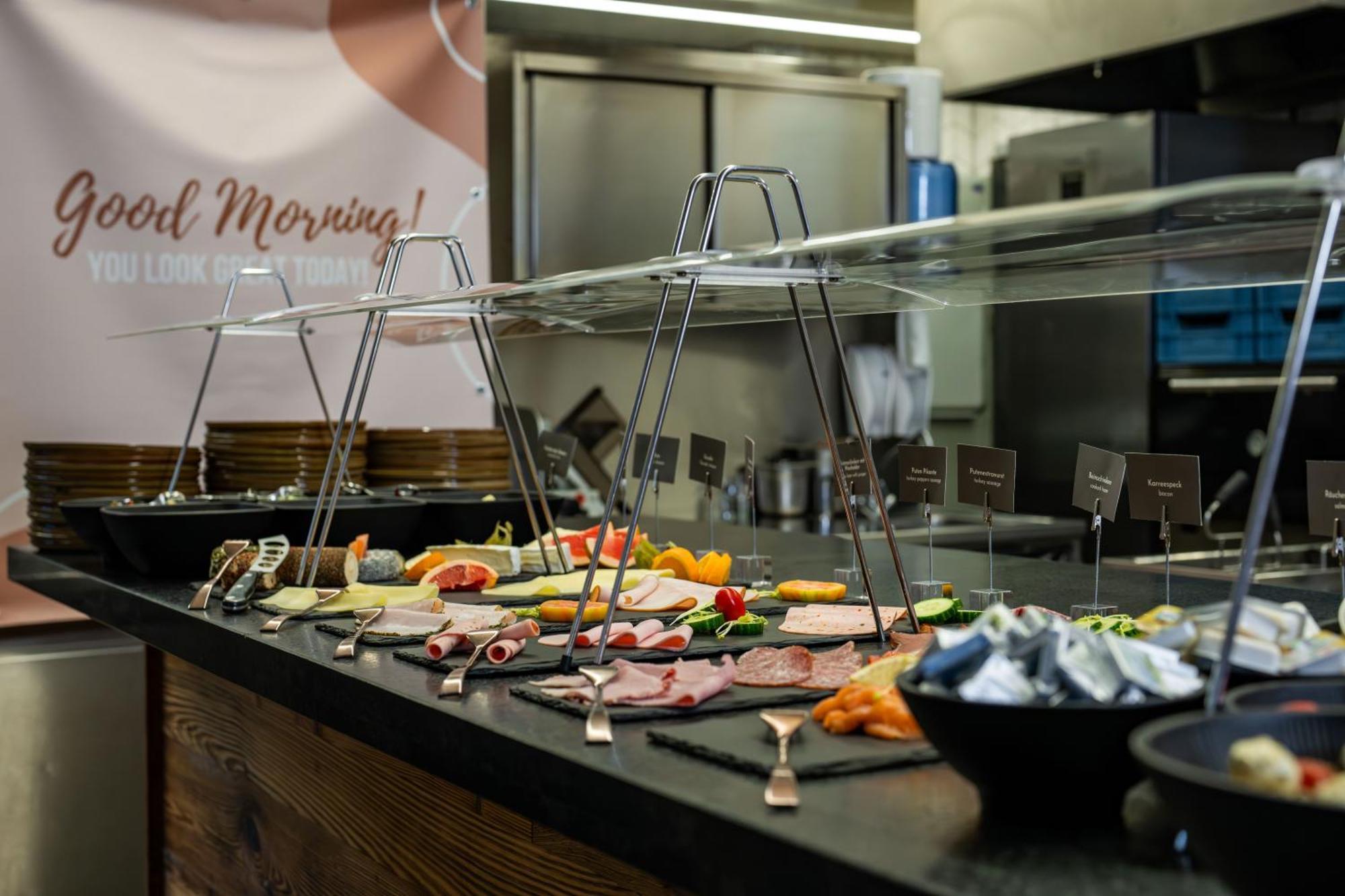 24 By Avenida - Mountain Hotel كابرون المظهر الخارجي الصورة