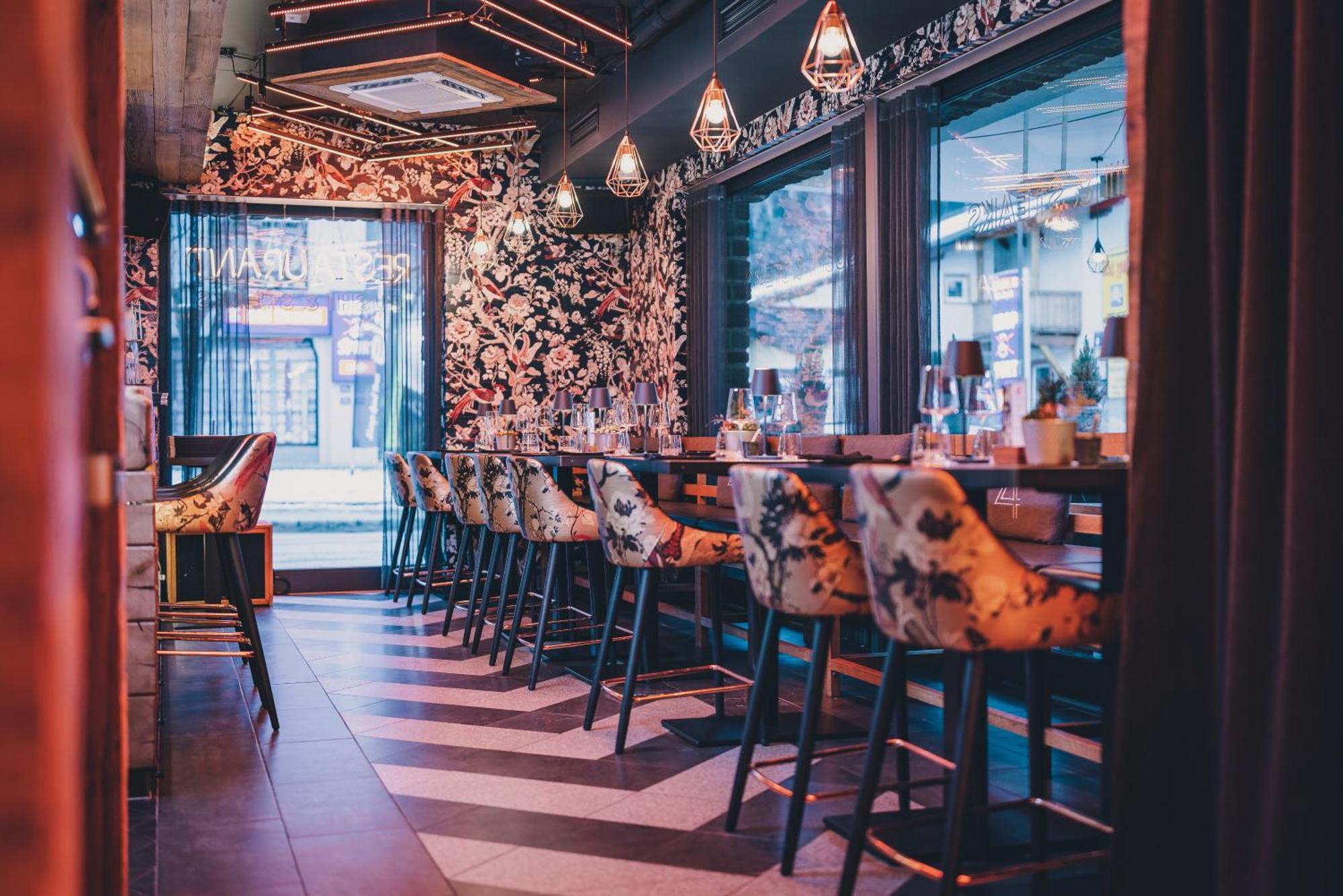 24 By Avenida - Mountain Hotel كابرون المظهر الخارجي الصورة