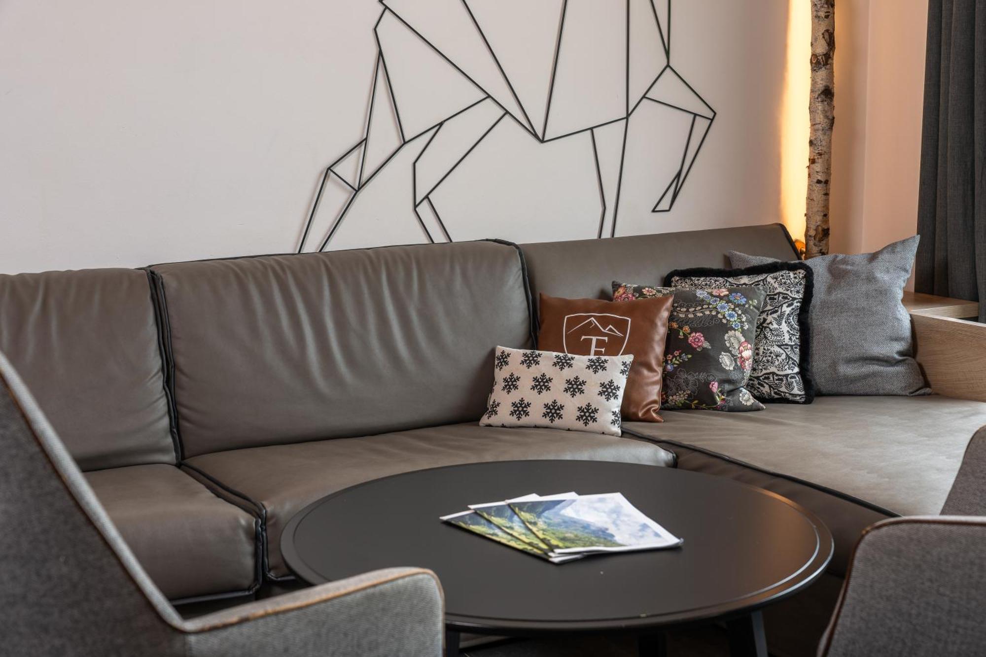 24 By Avenida - Mountain Hotel كابرون المظهر الخارجي الصورة